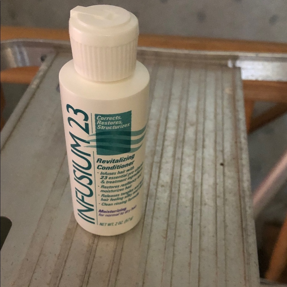 Revitalizing Conditioner - White Bottle